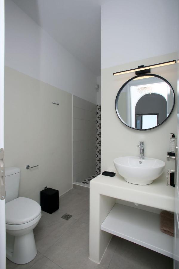 Elia Privileged Suites Andros Ανδροσ Exteriör bild